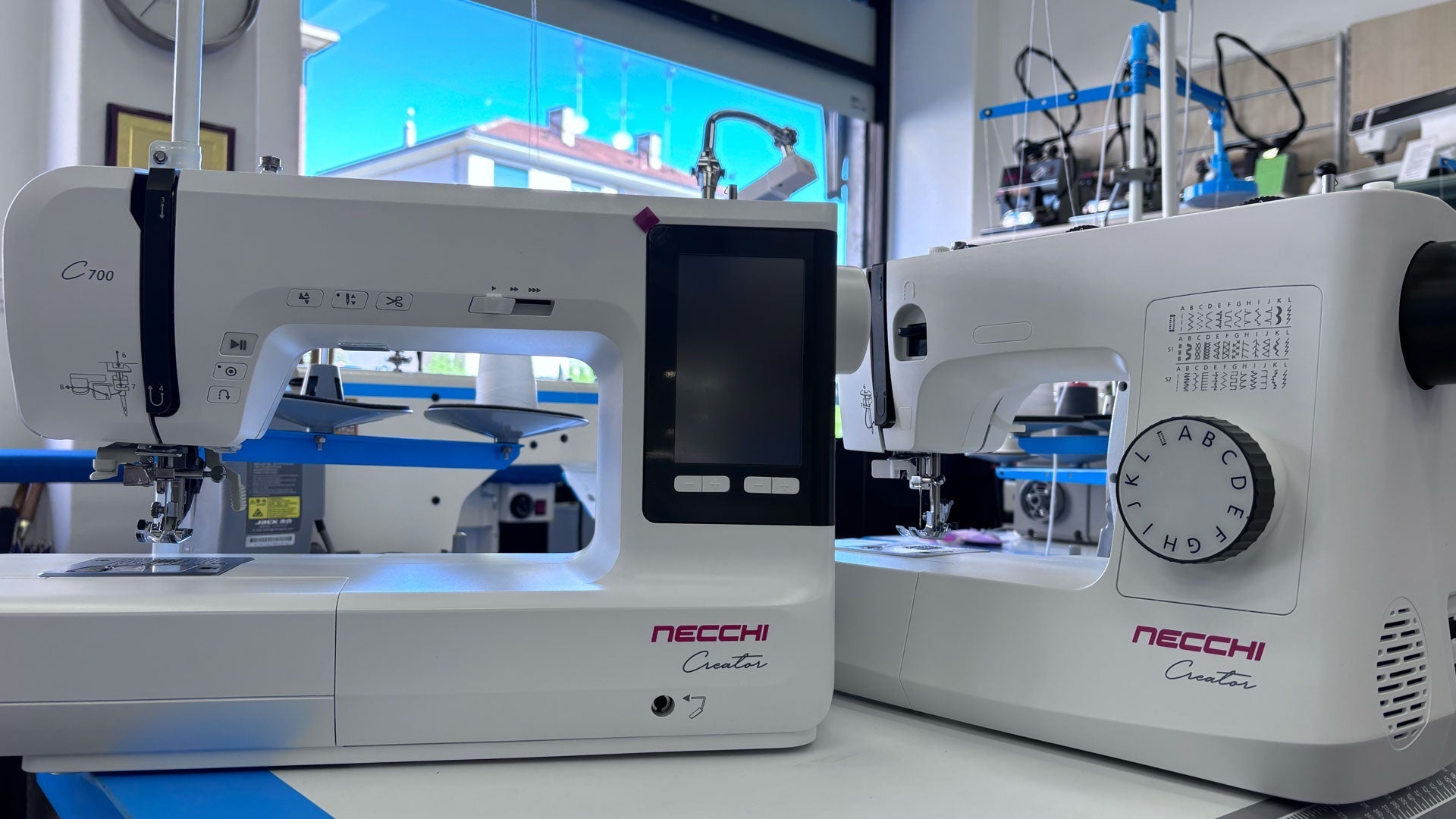 Macchina da cucire meccanica o elettronica? La differenza spiegata davvero