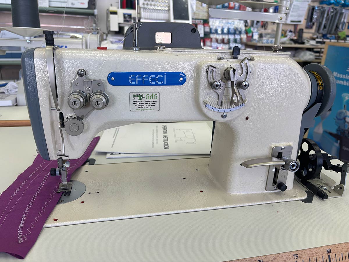 Effeci 217-3S-P | Zig-zag industriale 12 mm con cam tristitch e puller