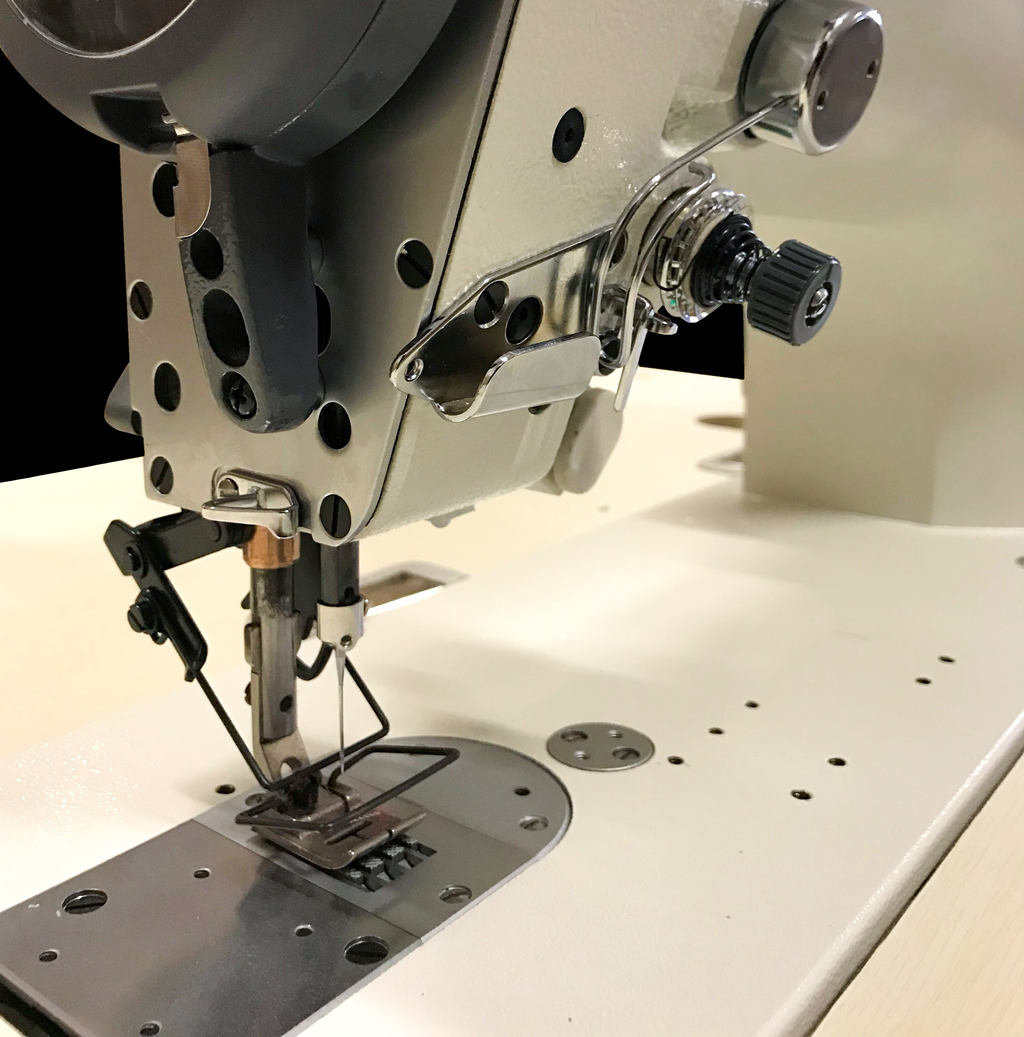 SIMAC 2290 | Macchina zig-zag elettronica con touch screen, 160 programmi ornamentali e motore integrato