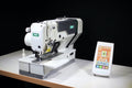 SIMAC 1790 | Asolatrice elettronica a punto annodato con touch screen, Multi-Taglio e 99 modelli personalizzabili