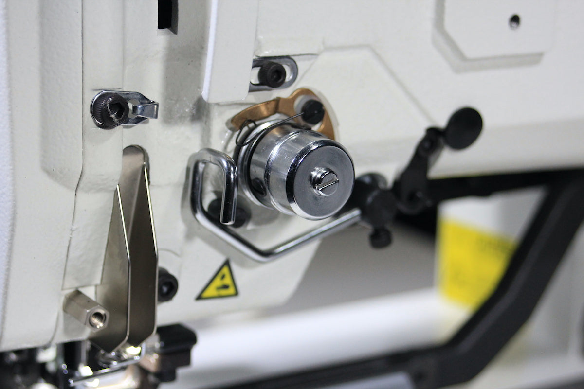 SIMAC 1790 | Asolatrice elettronica a punto annodato con touch screen, Multi-Taglio e 99 modelli personalizzabili