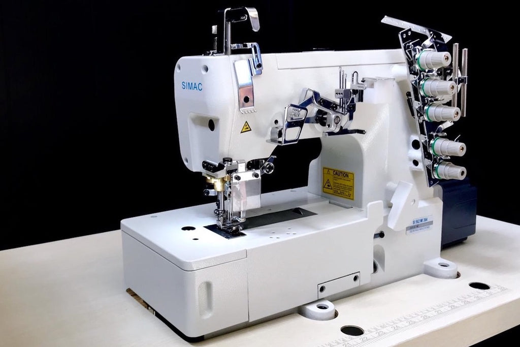 SIMAC 562 | Macchina a punto copertura base piana 3 aghi 5 fili con motore integrato
