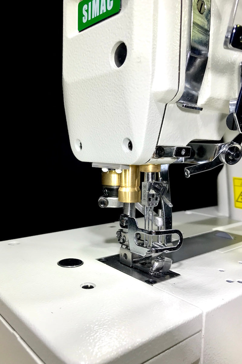 SIMAC 662 | Macchina a punto copertura base piana 3 aghi 5 fili con pannello laterale, porta USB e motore integrato