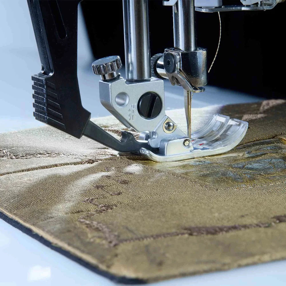 Pfaff Quilt Expression™ 725