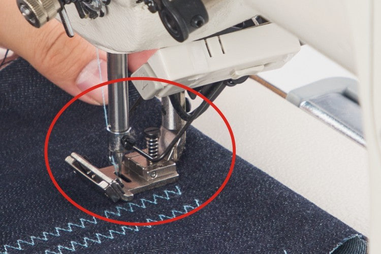 Jack 2284 | Macchina punto zig-zag Three Stitch