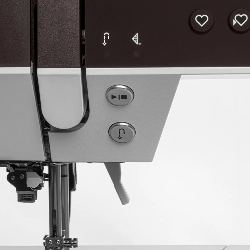 Pfaff Creative™ Ambition™ 640