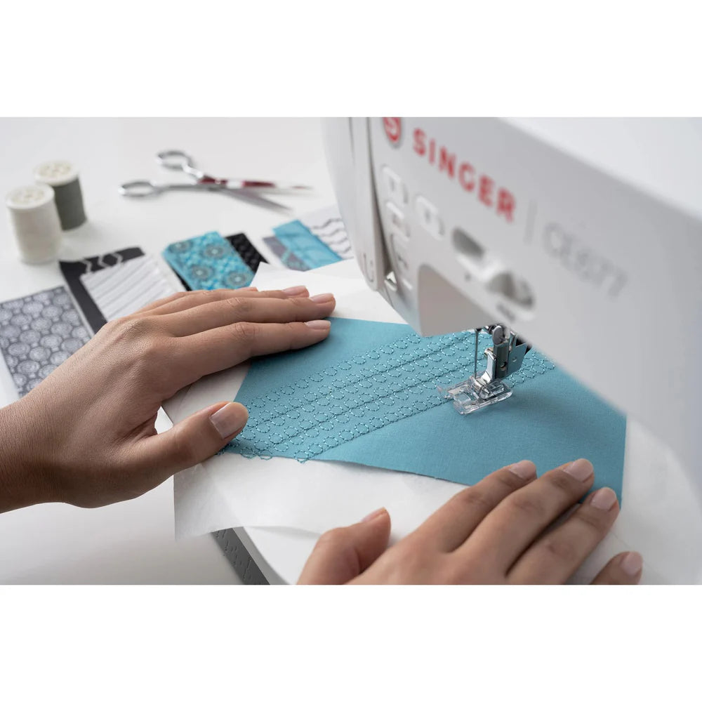 Singer Elite™ CE677