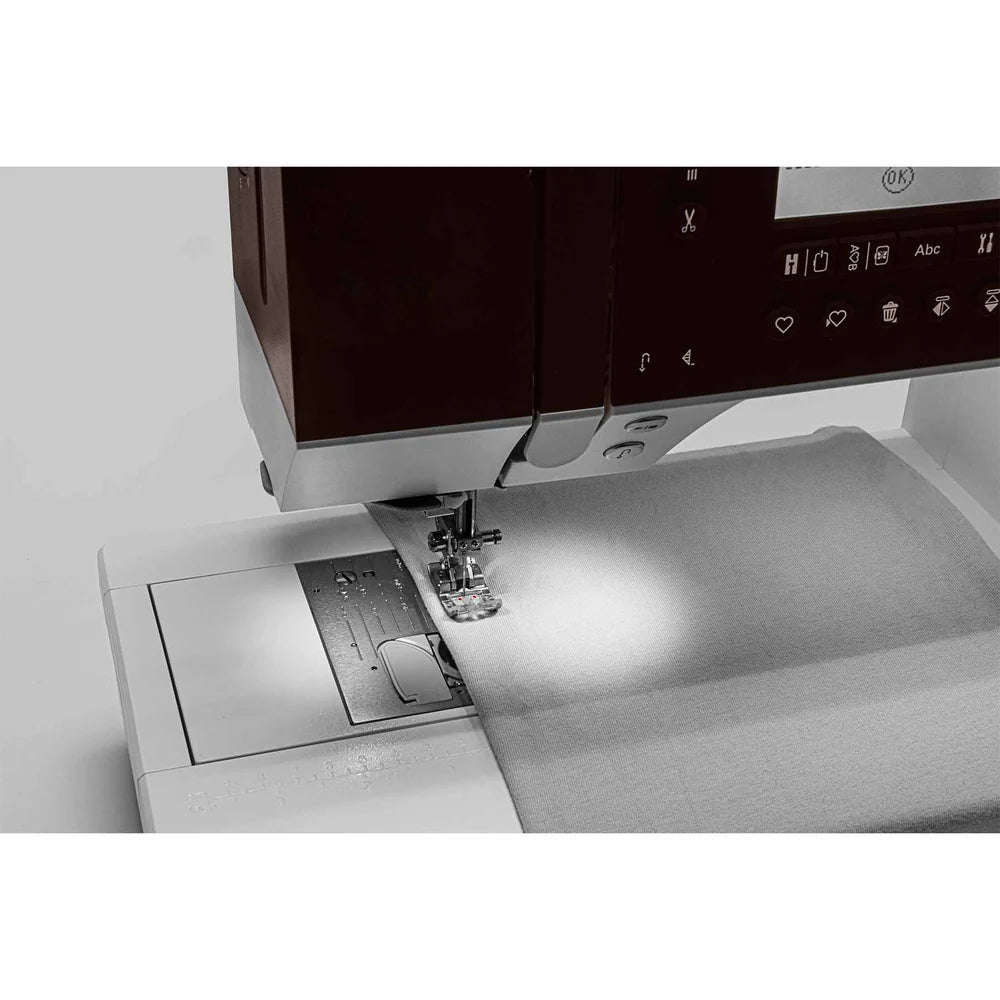 Pfaff Creative™ Ambition™ 640