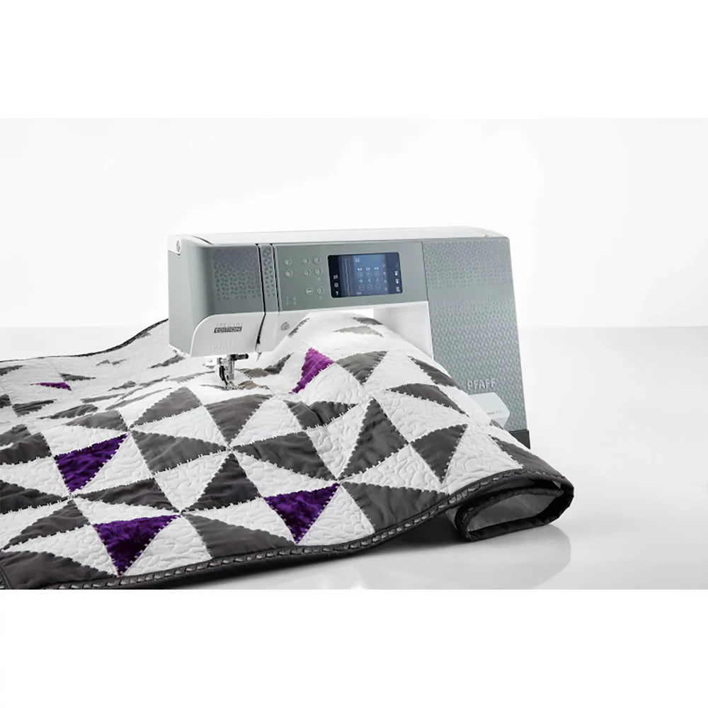 Pfaff Quilt Expression™ 720 Special Edition