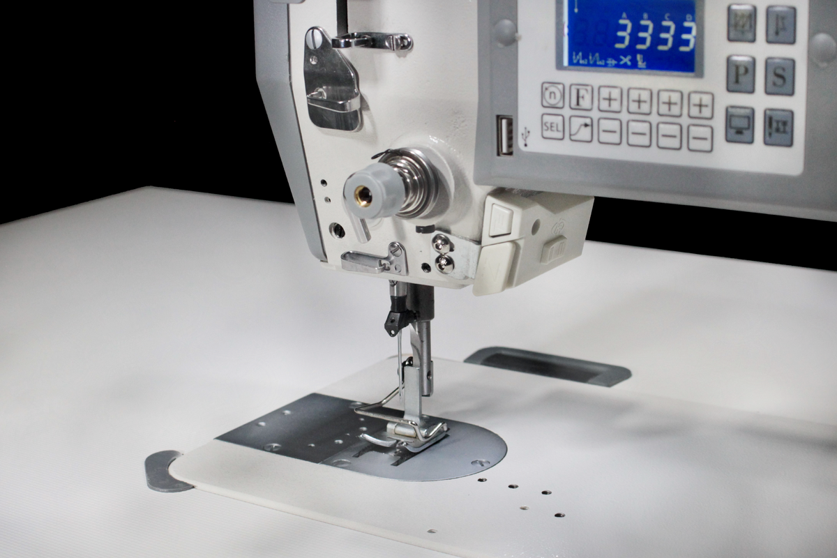 SIMAC 524 | Macchina zig-zag elettronica 10 mm a punto annodato con crochet grande, per pellame e sintetici
